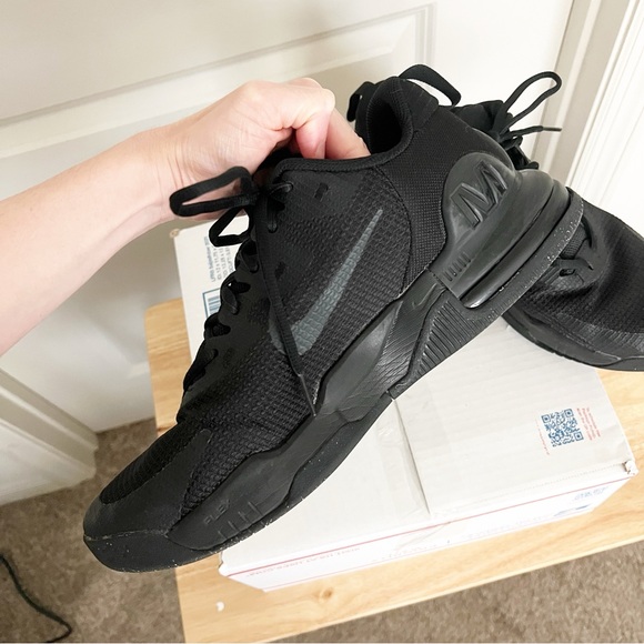 Nike Air Max Men's Black Athletic Sneakers 10 - Picture 4 of 16